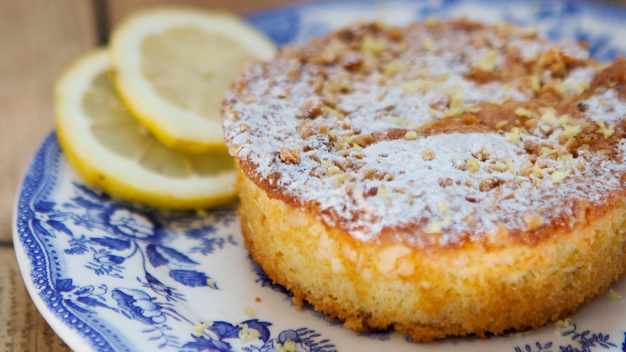 Lemon & Almond Cake