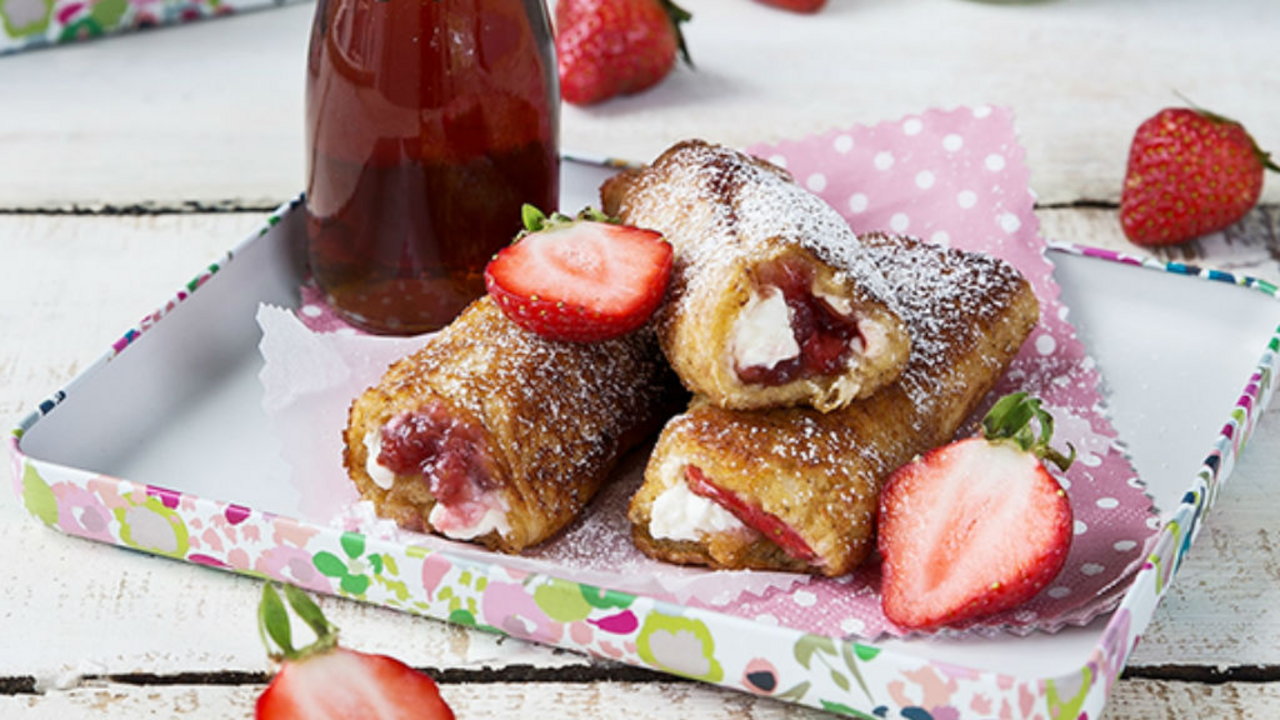 Strawberry Cream Cheese French Toast Roll-Ups