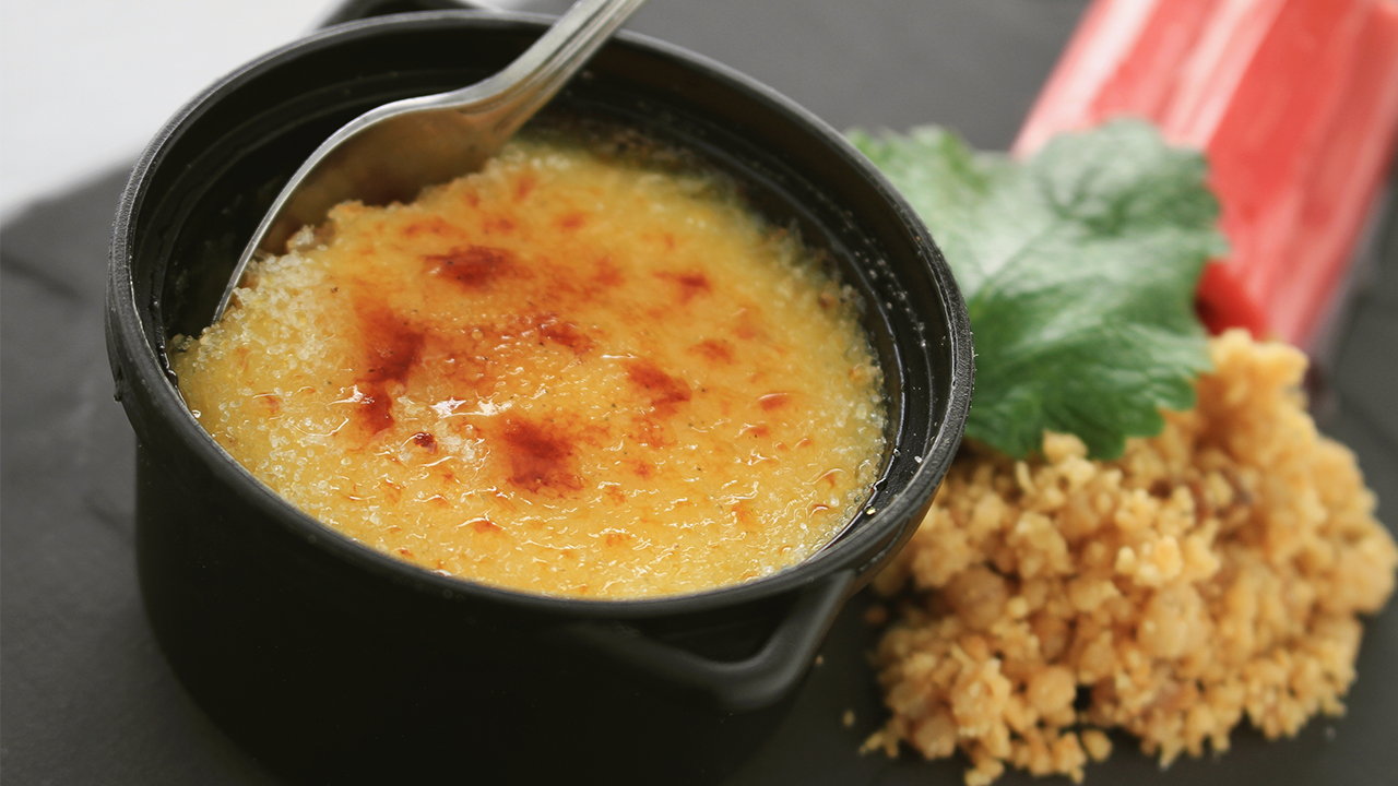 Rhubarb Crème Brulee (Egg custard)
