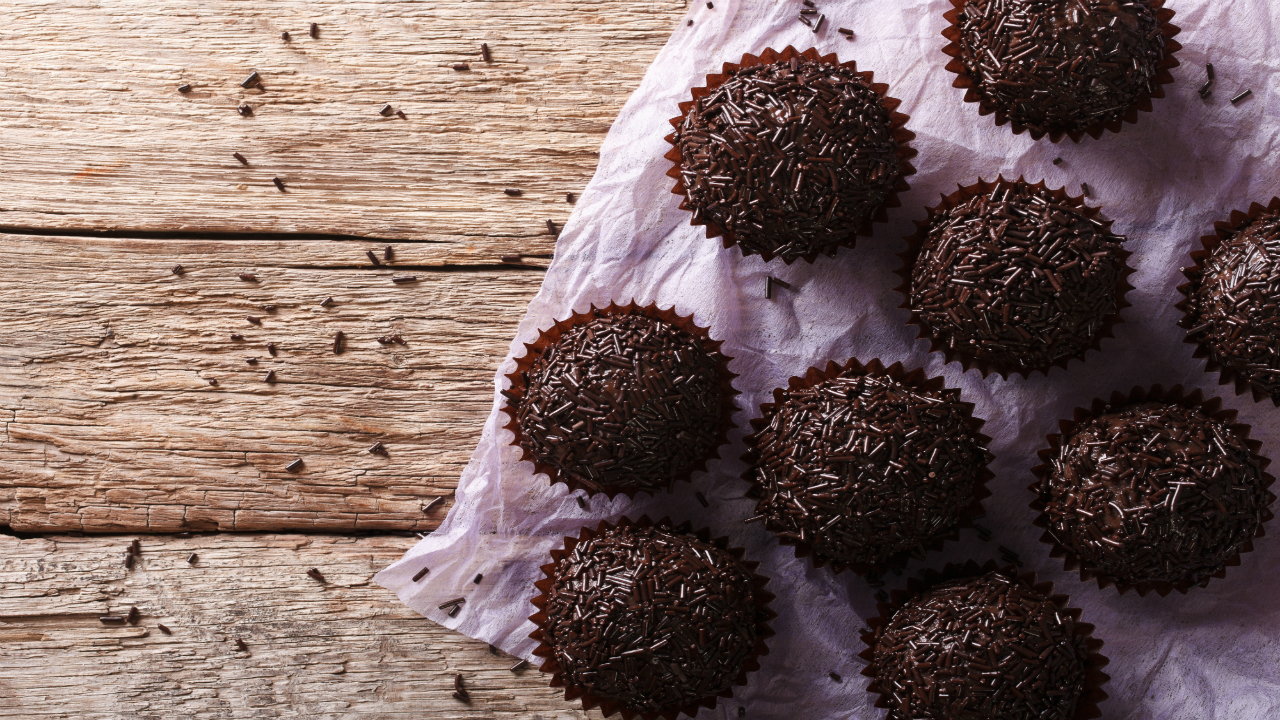 Rolled & Dipped Chocolate Truffles