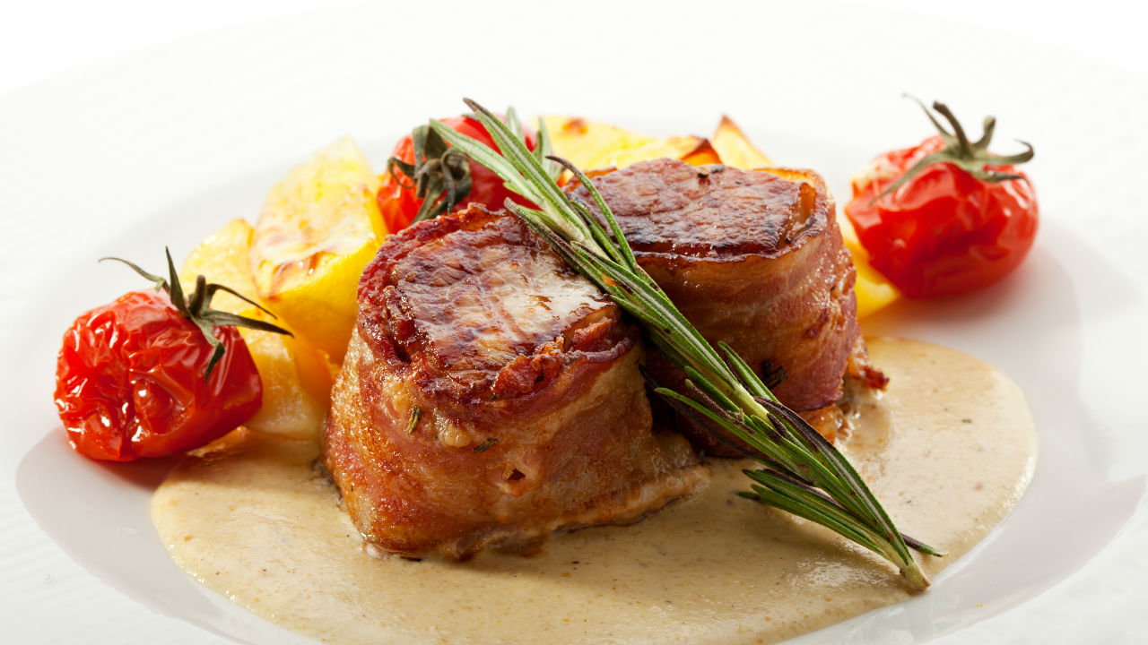 One Pan Pork Medallion with Apples and Onions