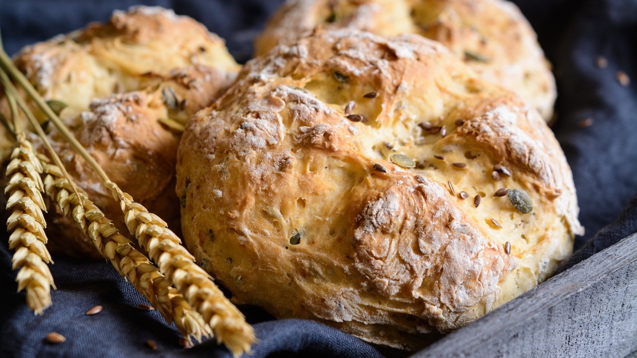 Rosemary and Cheddar Soda Bread | The Six O&amp;#39;Clock Show